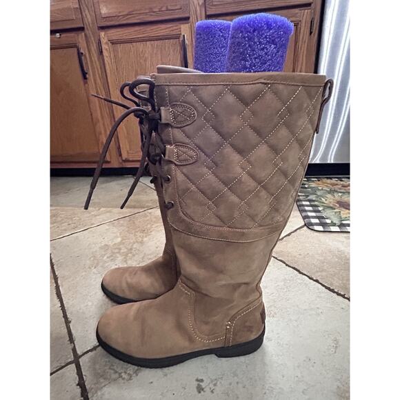 UGG WOMEN ELSA DECO QUILT CHESTNUT WATER PROOF BOOT US 10/ EU 41/ UK 8.5 - Picture 1 of 11